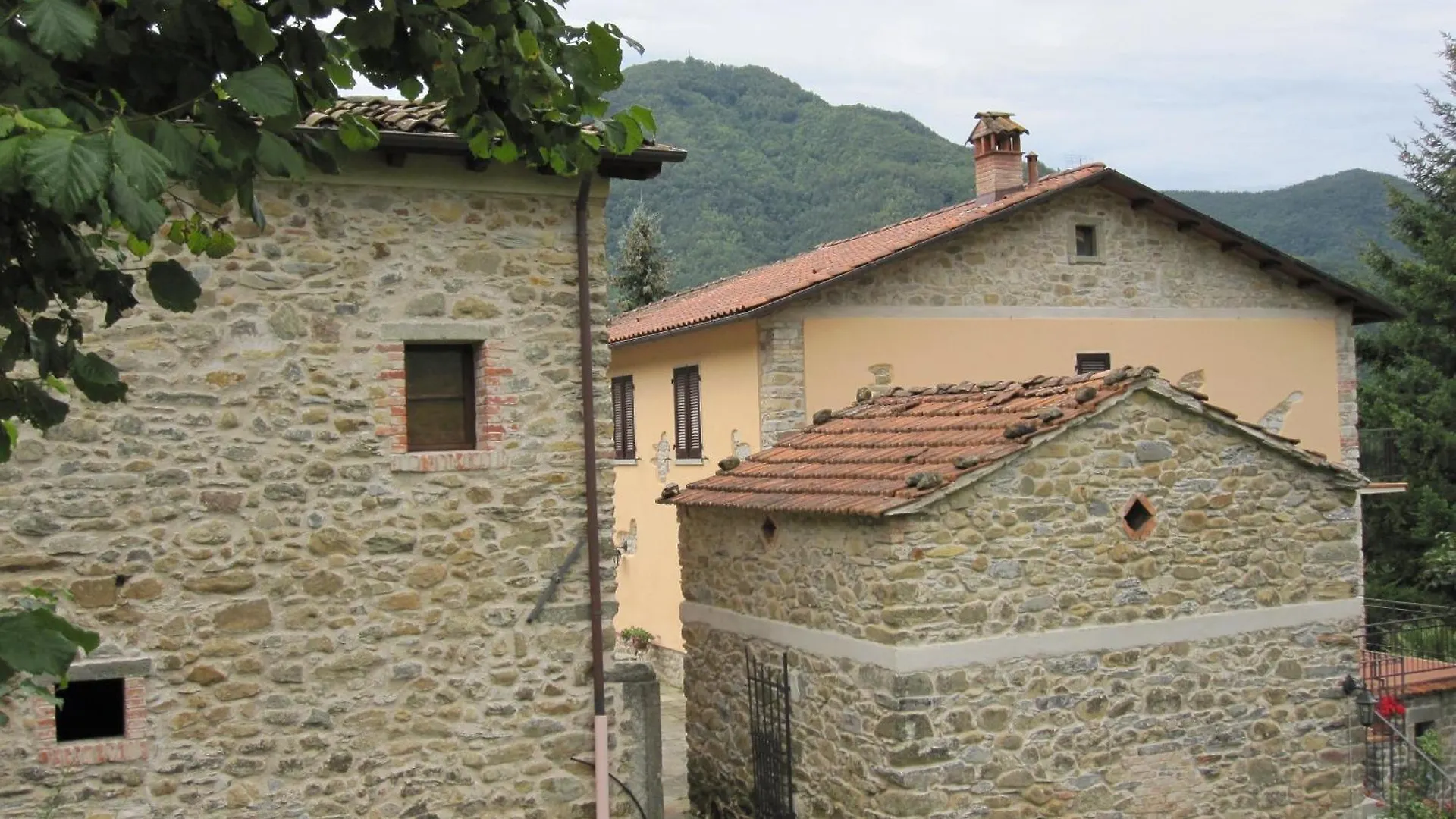 Agriturismo I Chiosi Comano  Italia